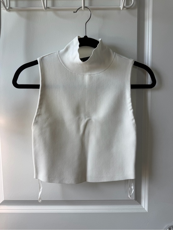 Alice + Olivia Tops - alice + olivia Classics Cropped White Sleeveless Top